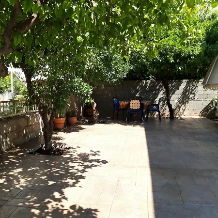 Apartman Panos House