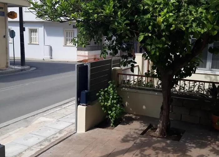 Panos House Apartment *